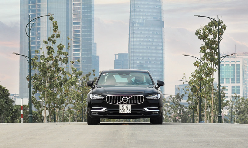 Ngang dọc Sài thành cùng Volvo S90