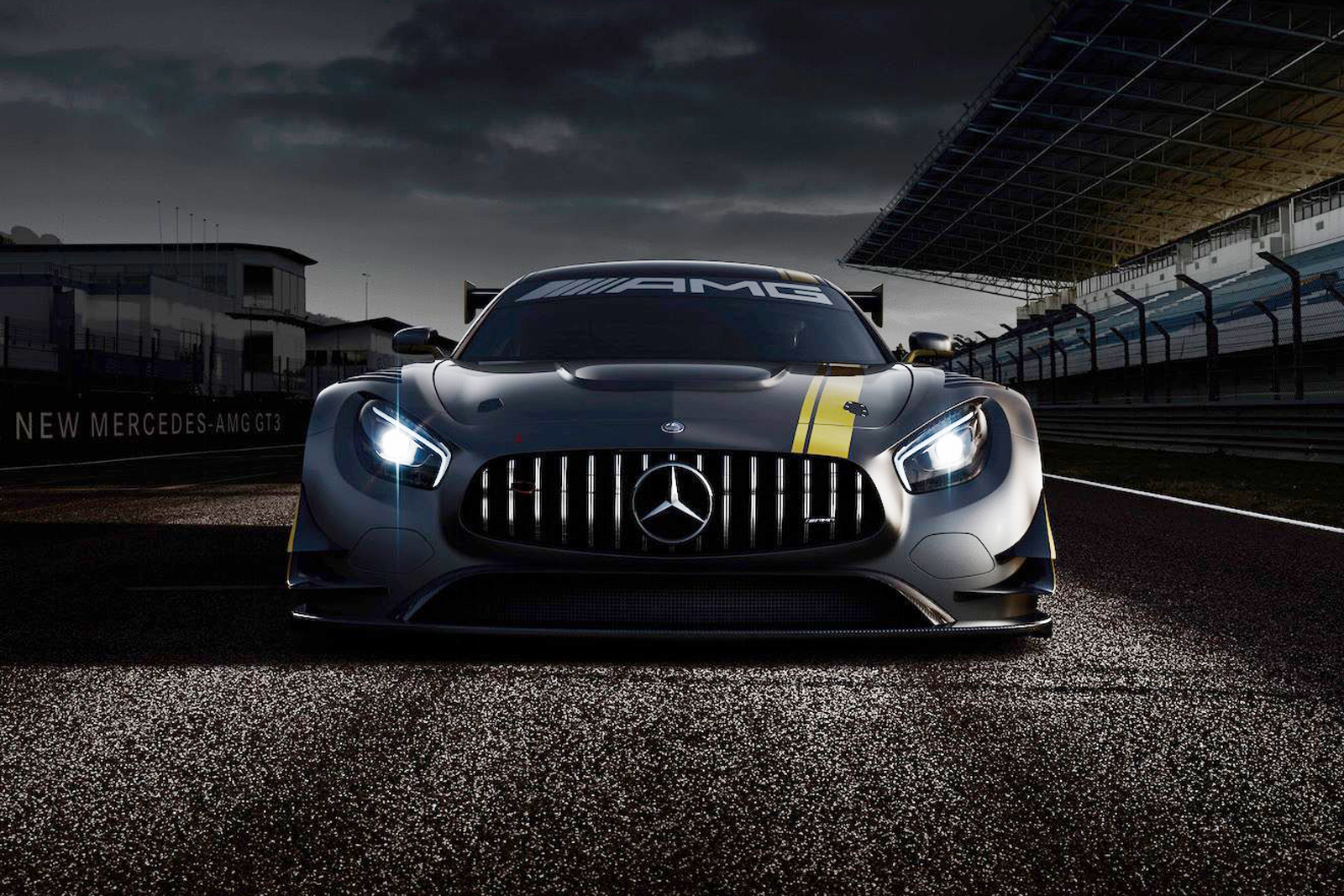 Mercedes tung hình ảnh xe đua AMG GT3 - CafeAuto.Vn
