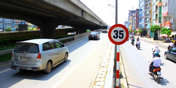 Hà Nội đề xuất giữ biển báo tốc độ 35km/h