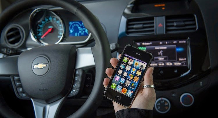 General Motors nhường quyền lại cho Apple và Google