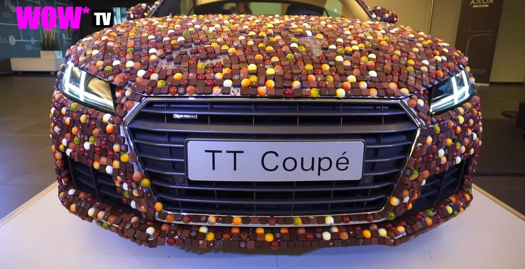 Audi TT Coupe bao phủ bởi 27.000 viên chocolate