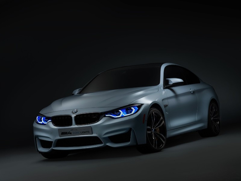 BMW trình làng công nghệ đèn pha và chìa khóa mới
