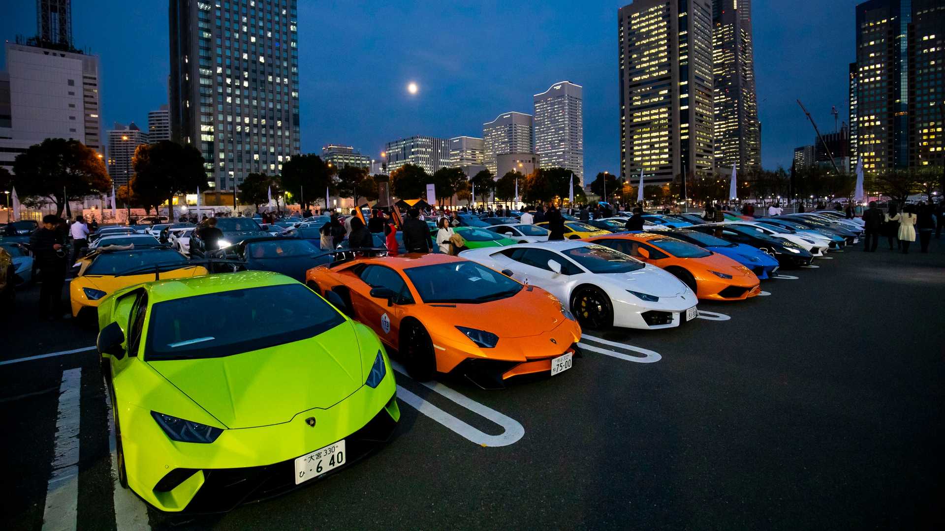 Mãn nhãn với hơn 200 chiếc Lamborghini trên đường phố Yokohama