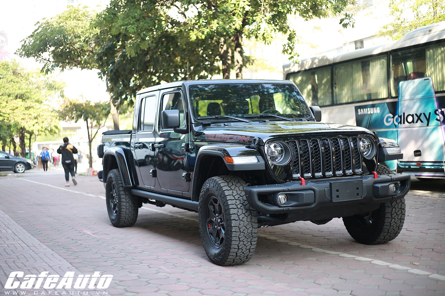 Jeep Gladiator 2020 Limited cập bến Việt Nam giá từ 3,7 tỷ: thú chơi mới của đại gia Việt