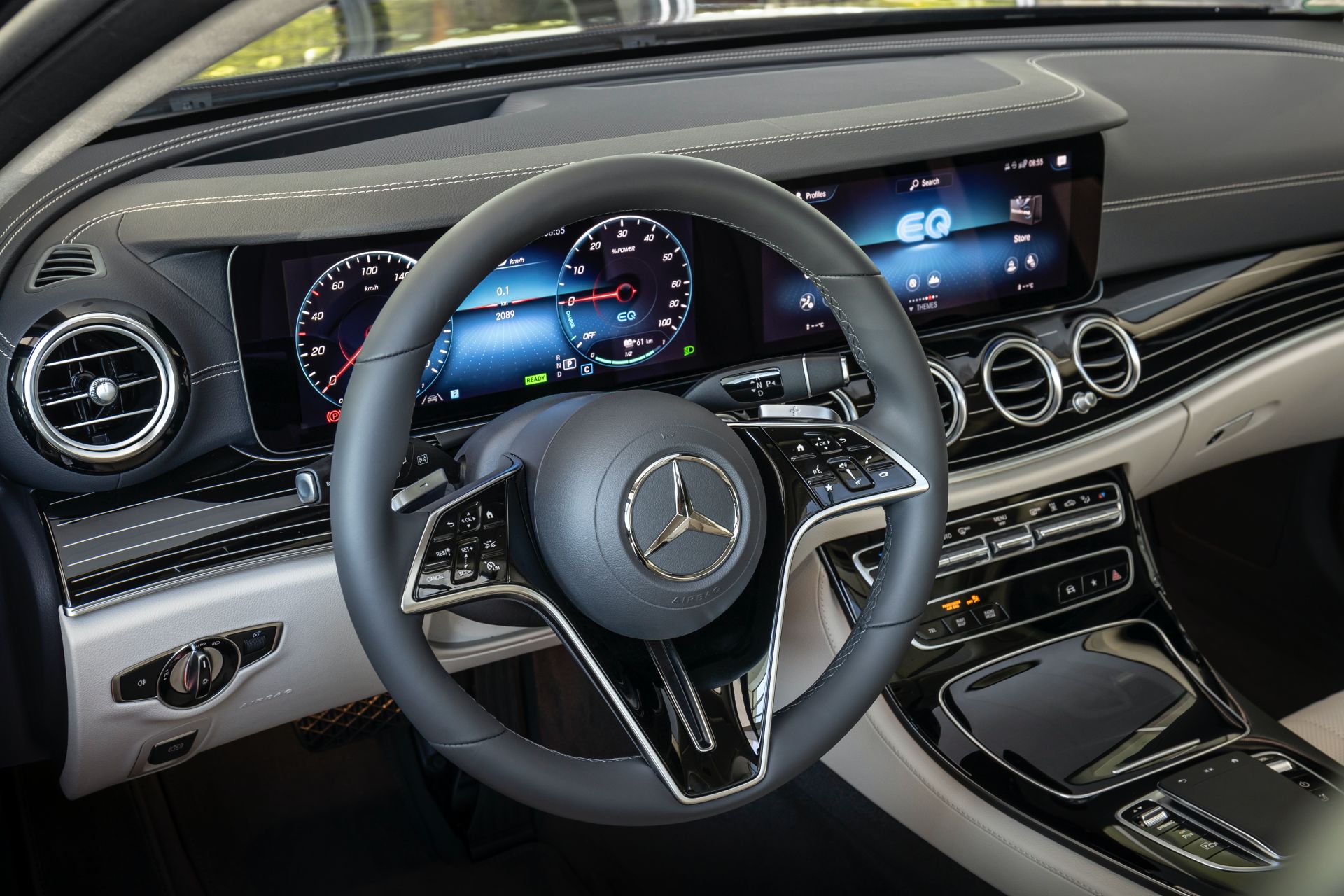 Mercedes-Benz đánh mất ngôi vị số 1 tại Hàn Quốc