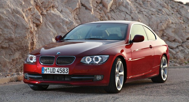 BMW thu hồi 570.000 xe vì lỗi cáp pin