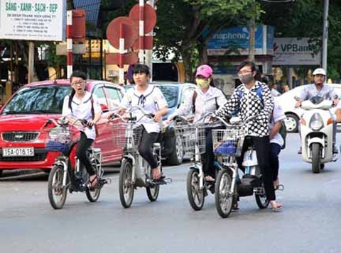 Không kiểm soát được xe đạp điện, TNGT sẽ tăng nhanh!