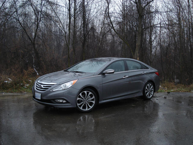 Hyundai Sonata 2015 liên tục triệu hồi