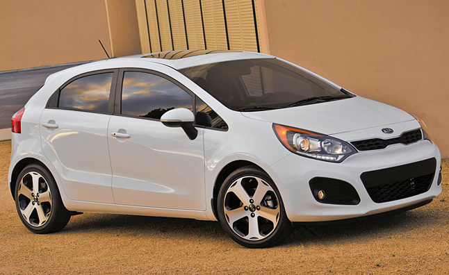 Xế nhỏ Kia Rio nâng cấp sẵn sàng ra mắt