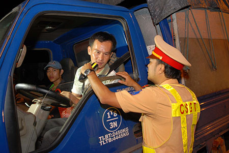 Kiến nghị tịch thu xe và bằng lái nếu lái xe có nồng độ cồn cao