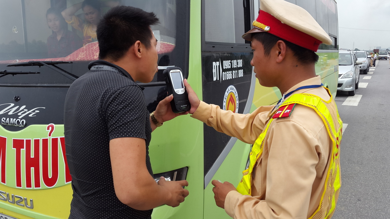Bộ trưởng Đinh La Thăng: Kiến nghị cho phép tịch thu ô tô