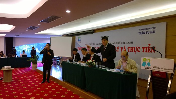 Tranh cãi gay gắt tại tọa đàm về 