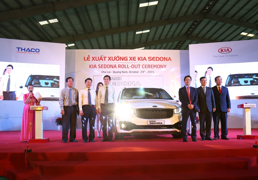 Thaco xuất xưởng Kia Sedona và Mazda2