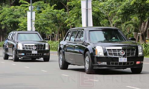 Bốn chiếc The Beast của tổng thống Mỹ đến Việt Nam