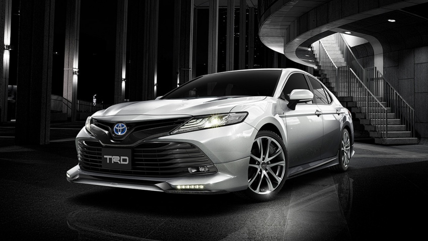 Toyota Camry 2018 cực chất với gói độ TRD và Modellista