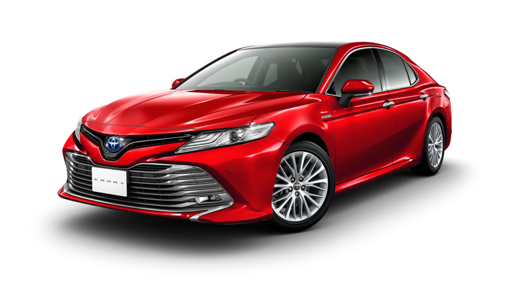 Toyota Camry 2018 hybrid vượt xa Honda Accord hybrid về mức tiêu thụ nhiên liệu