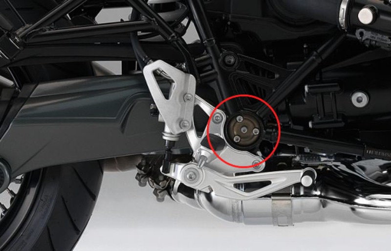 Hết BMW R1200GS lỗi phuộc trước, tới lượt BMW R nineT dính lỗi cốt gắp