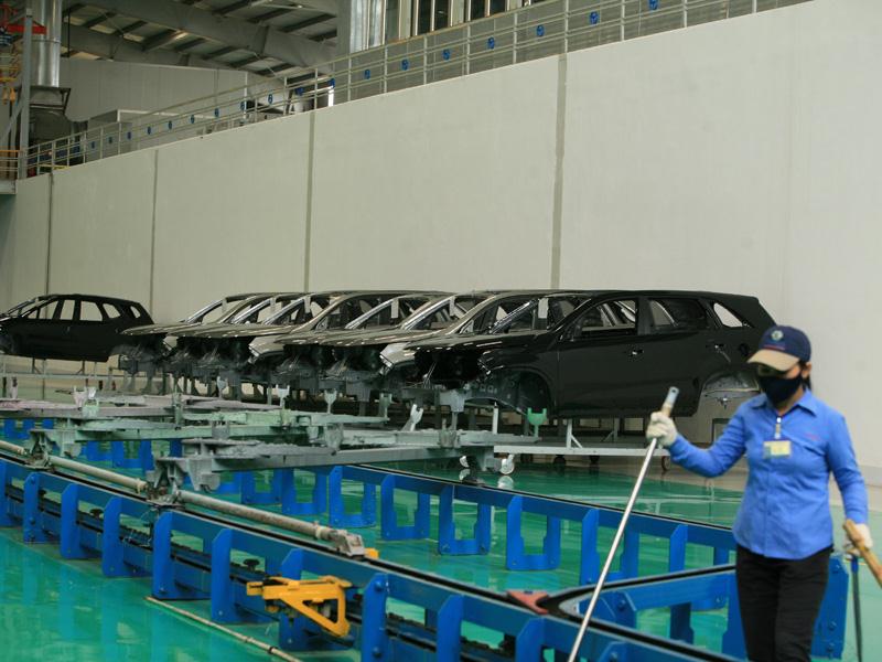 Ô tô khúc mắc giá tính thuế tiêu thụ đặc biệt
