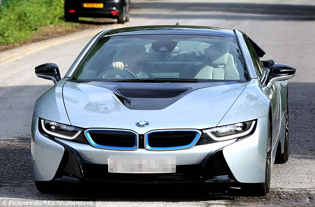 Bị cấm lái xe, Rooney rao bán BMW i8 với giá hơn 2 tỷ đồng