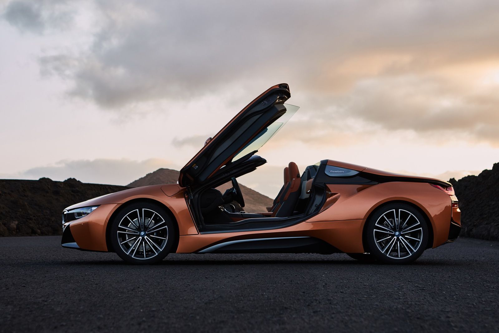 BMW i8 Roadster sẽ bán ra vào tháng 3, giá 3,7 tỷ đồng