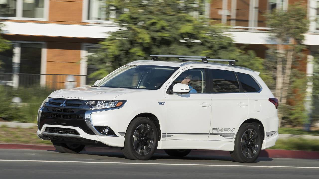 Mitsubishi Outlander mới được phát triển dựa trên khung gầm của Nissan Rogue