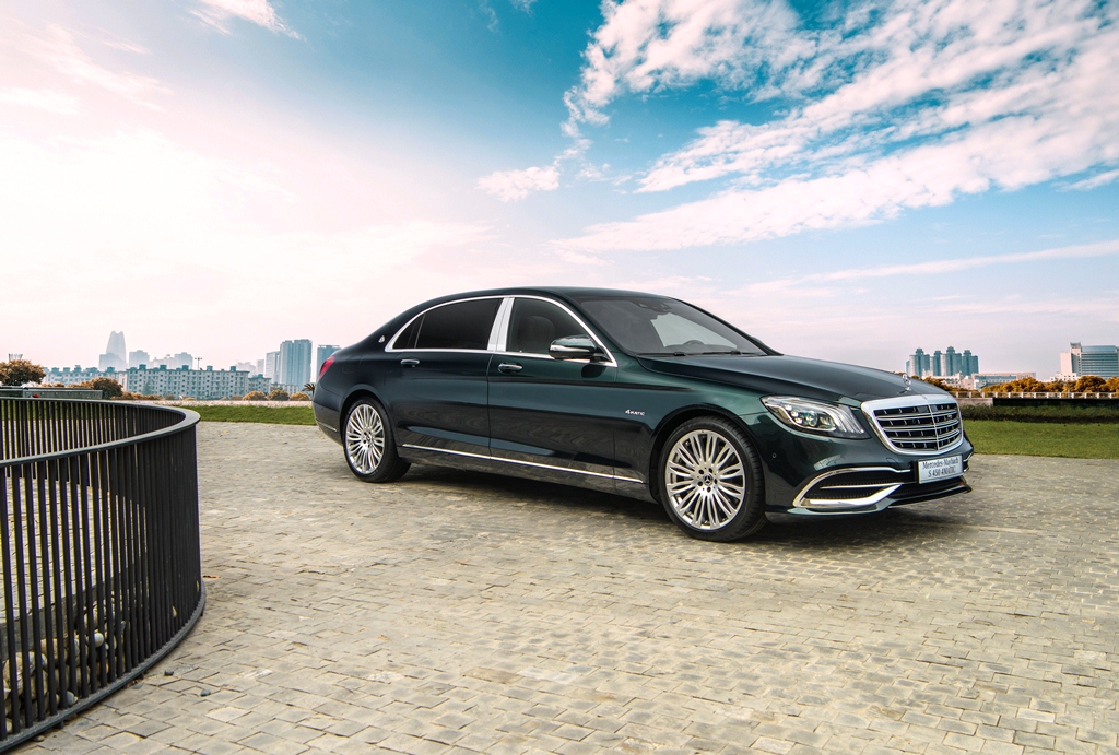 Soi chi tiết “Ngôi vương” và “Dinh thự bay” mới của  Mercedes
