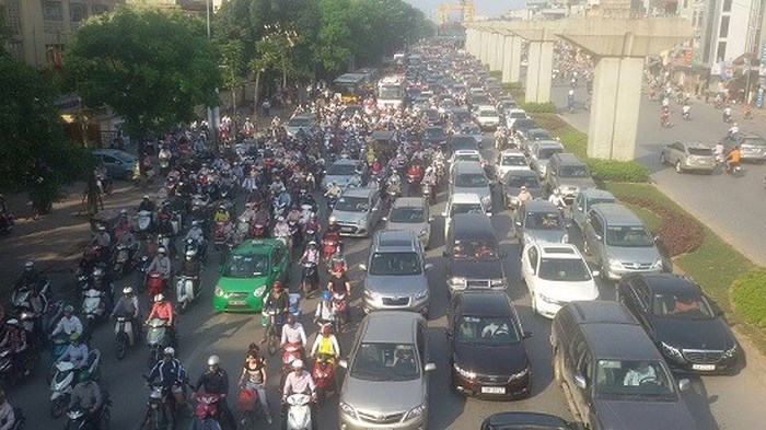 Hàng trăm nghìn ô tô đang lưu hành sẽ phải nâng tiêu chuẩn khí thải