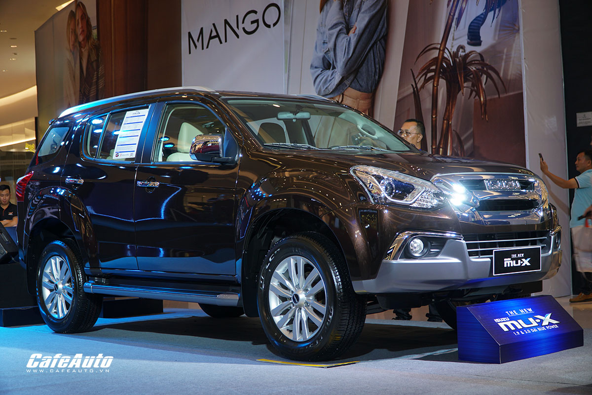 Isuzu Mu-X 2018 chính thức ra mắt, giá từ 820 triệu đồng