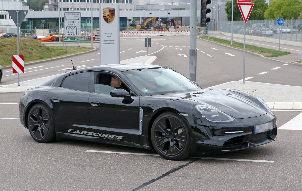 ‘Ngai vàng’ của Tesla Model S đang bị đe dọa nghiêm trọng bởi cái tên này