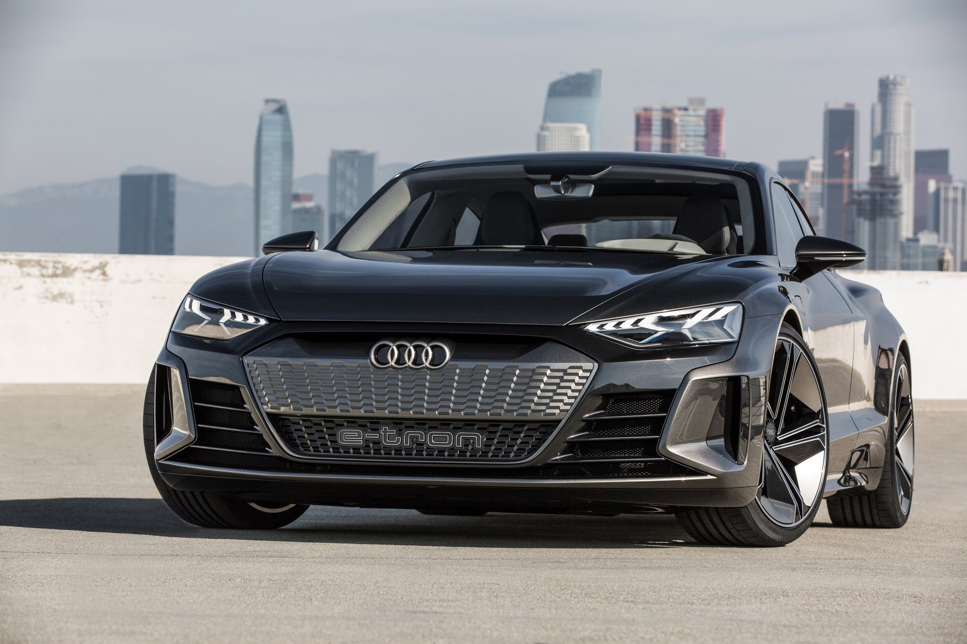 Audi e-tron GT – Mẫu xe điện thách thức cả Porsche Taycan lẫn Tesla Model S