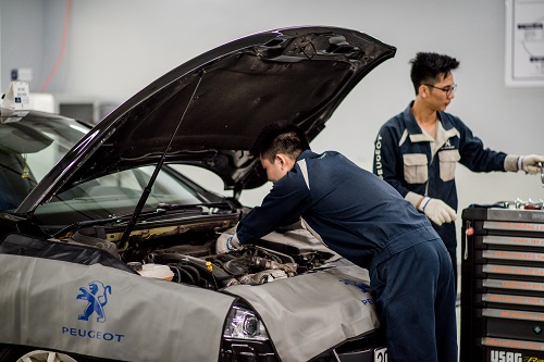 Khách hàng bảo hành xe Peugeot sẽ được hỗ trợ phương tiện đi lại