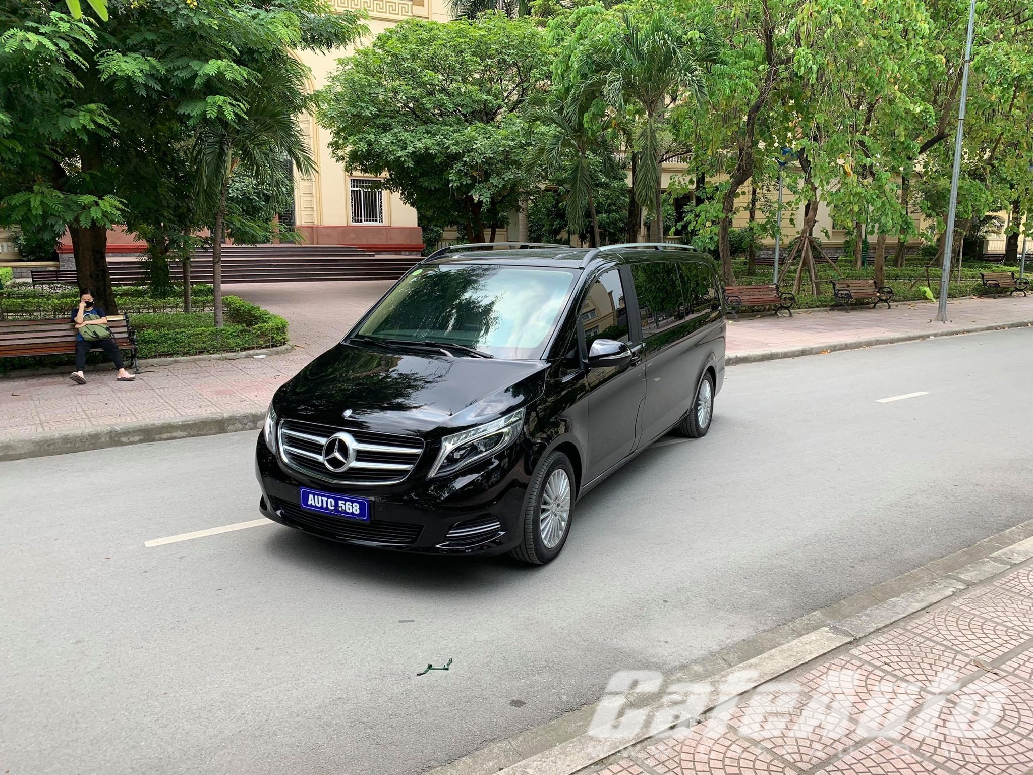 Khám phá Mercedes-Benz V-Class VIP Business Lounge độc nhất tại Việt Nam