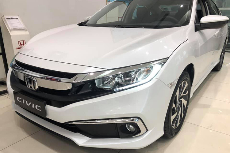 Honda Civic 1.8E 2019 giá 729 triệu về đại lý: chìa khóa cơ, gương gập tay và ghế nỉ