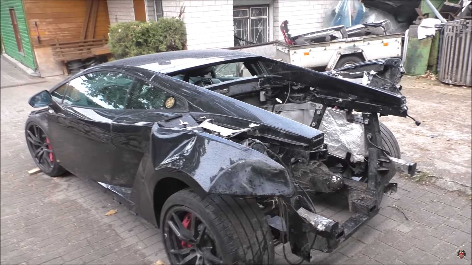 Xem kĩ sư người Nga “hồi sinh” chiếc Lamborghini Gallardo bị đâm