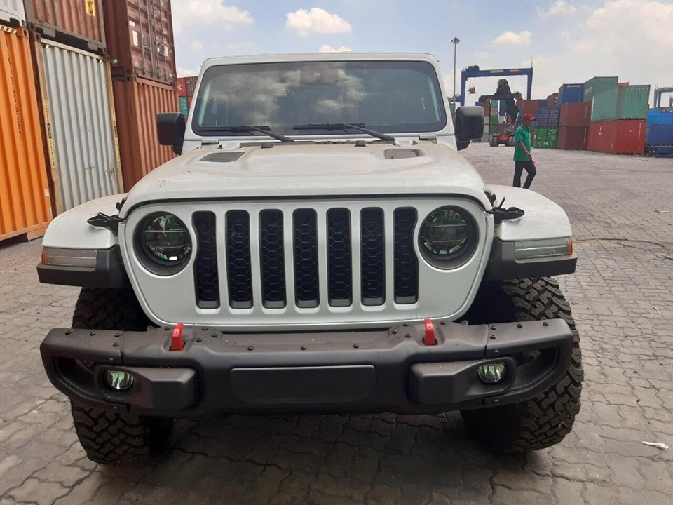 Jeep Gladiator Rubicon 2020 độc nhất Việt Nam vừa khui công