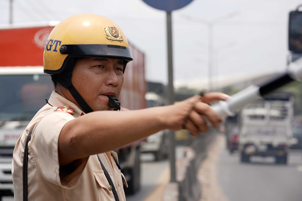CSGT nên hay không nên dừng xe không vi phạm?