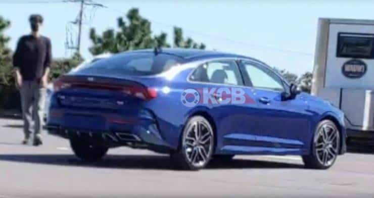 Kia Optima thế hệ mới 2021: “lột xác” để đối đầu Toyota Camry