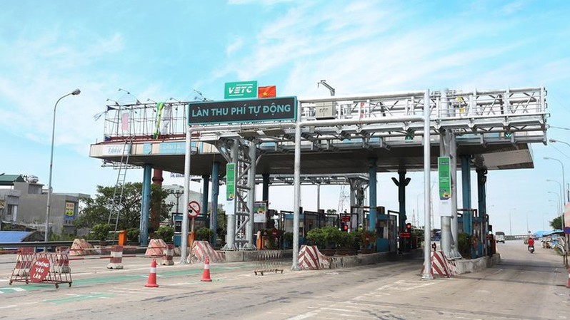 Chậm trễ trong triển khai thu phí tự động không dừng, vì sao người dân không mặn mà?