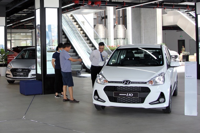 Nhiều mẫu ô tô giảm giá 
