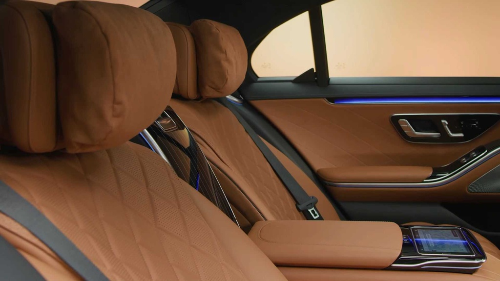 Người trẻ càng giàu, đây là cách S-Class trẻ hóa nhờ loạt nội thất hiện đại