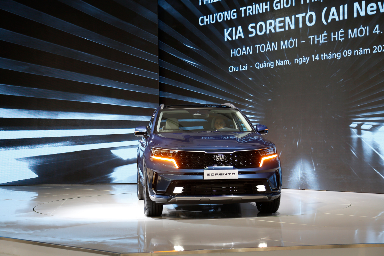 Kia Sorento 2021 có giá lăn bánh bao nhiêu tại Việt Nam?