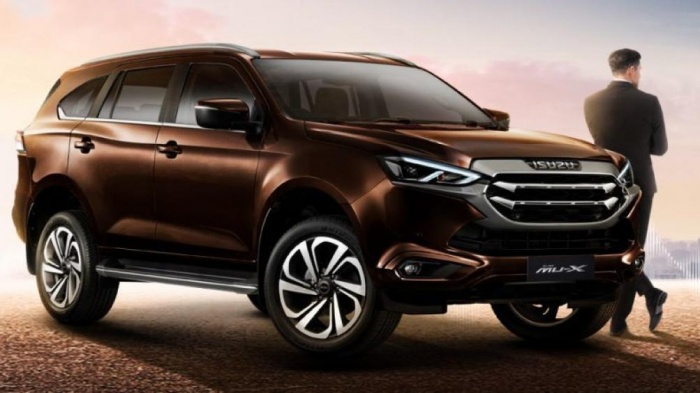 Ô tô gầm cao 7 chỗ ế nhất Việt Nam ra bản mới, quyết đấu Toyota Fortuner