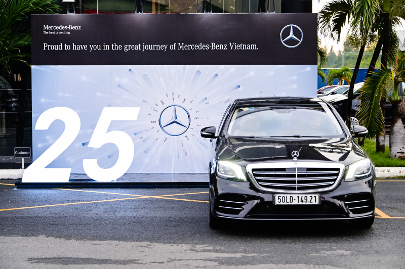 Kỷ niệm 25 năm có mặt tại Việt Nam, hơn 40.000 xe Mercedes-Benz được bán ra