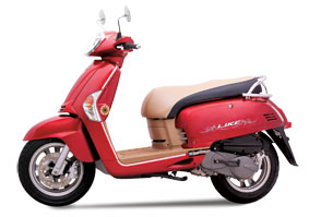 Like 125 chiếc xe tích hợp phong cách Italia