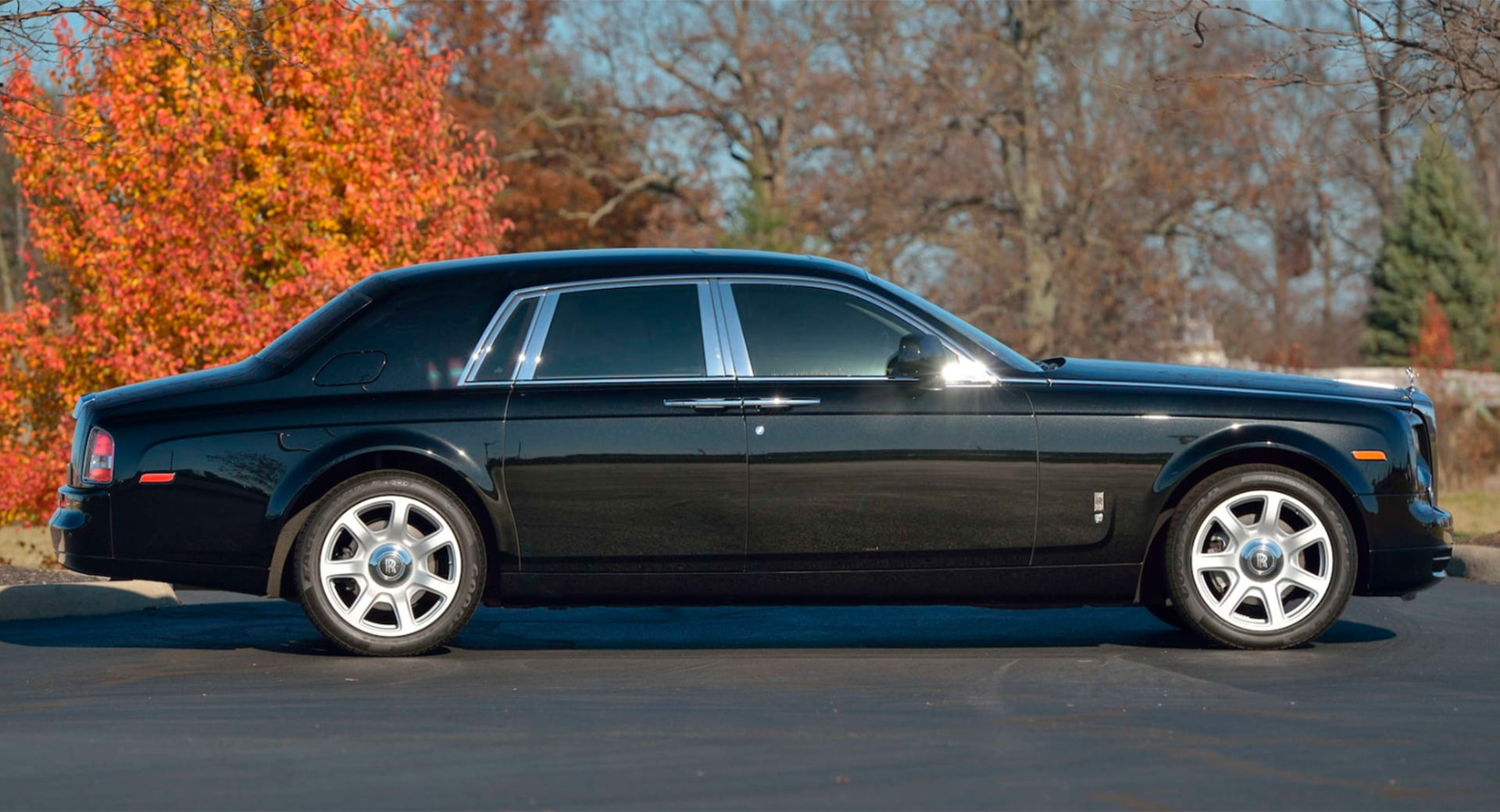 Rolls Royce Ghost 2010 BIỂN ĐẸP giá hơn 9 tỷ có đáng XUỐNG TIỀN  Luxury  Cars Autodailyvn  YouTube