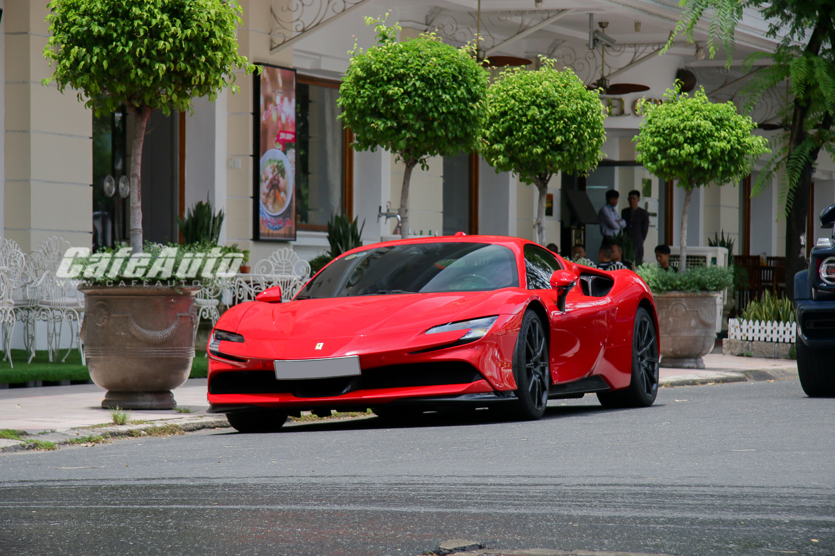 ferrsf90stradale-cafeautovn-10