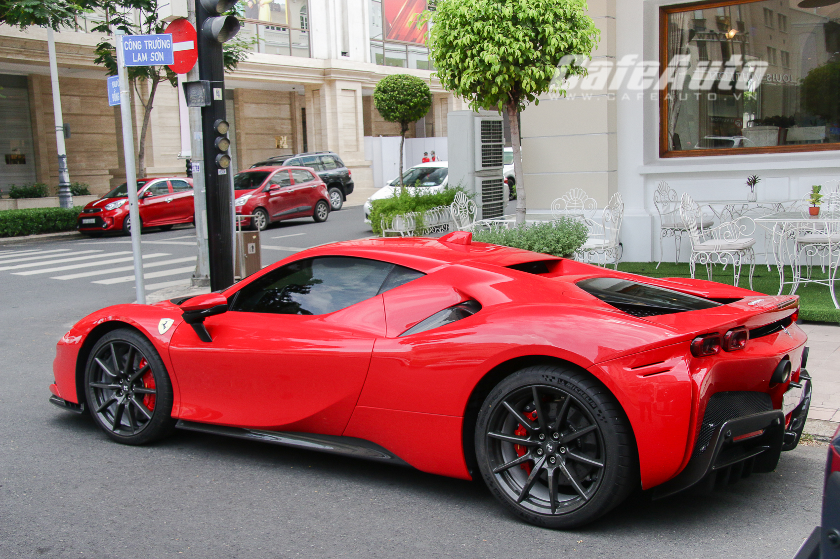 ferrsf90stradale-cafeautovn-8
