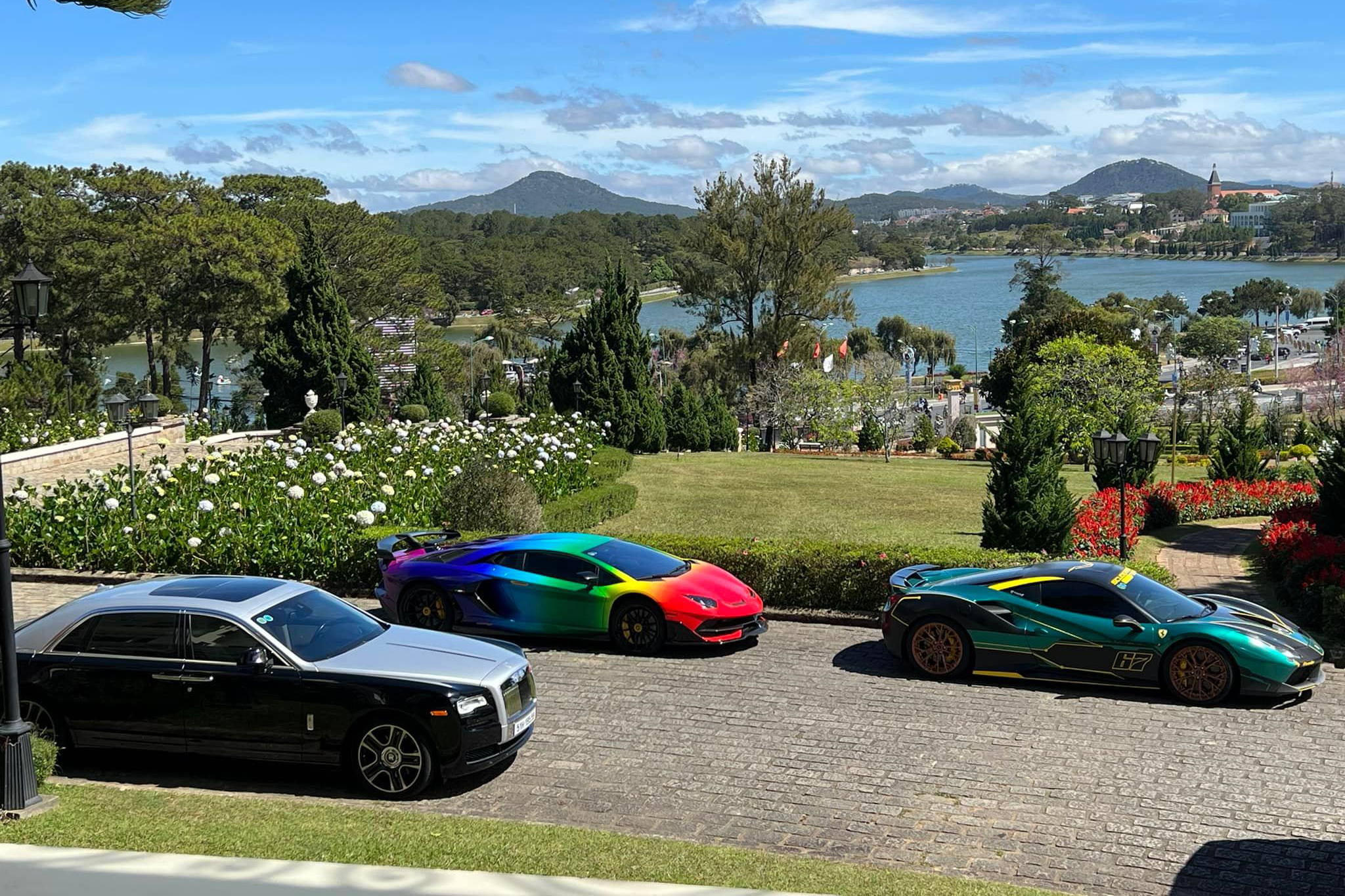 aventador-svj-novitec-doi-mau-LGBT-cafeautovn-2