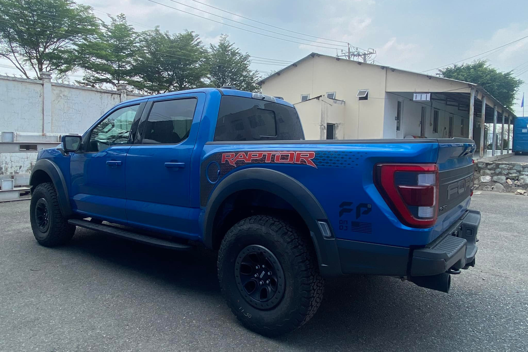ford-f-150-raptor-2022-xanh-duong-cafeautovn-2