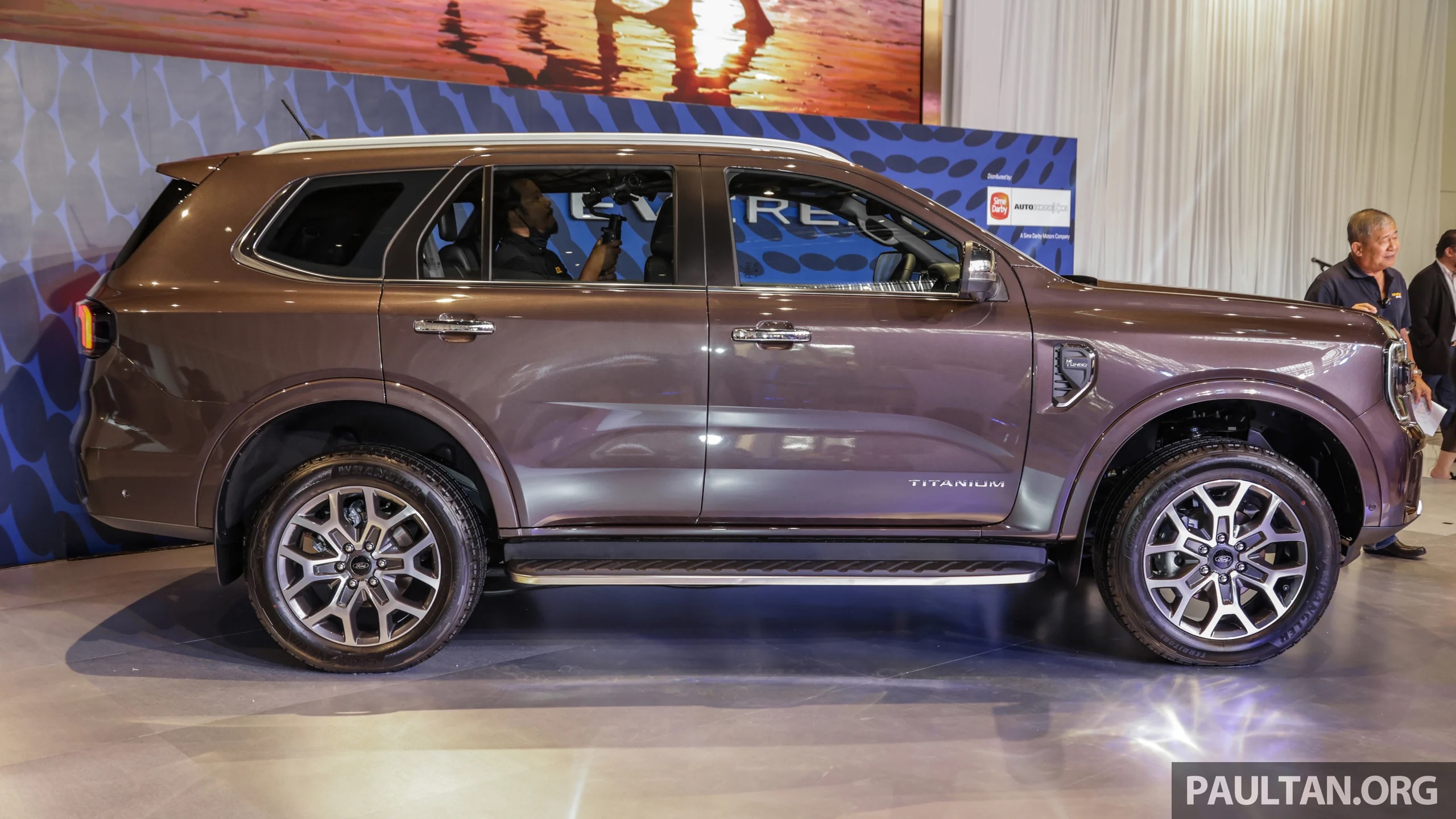 ford-everest-2023-ra-mat-malaysia-cafeautovn-3